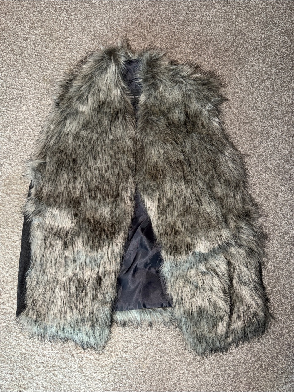 The Limited Faux Fur Vest in Gray-Brown m/l